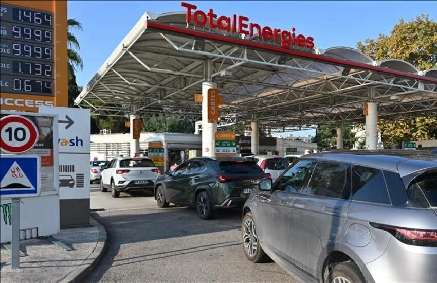 Fransa'da akaryakıtta zararına satış dönemi başlıyor! Vatandaşın imdadına süpermarketler yetişti