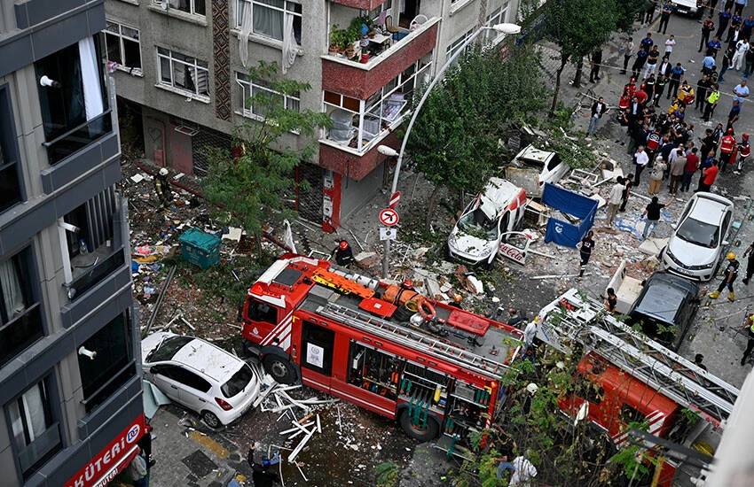 Son dakika! Şirinevler'de 5 katlı binada patlama: Ölü ve yaralılar var