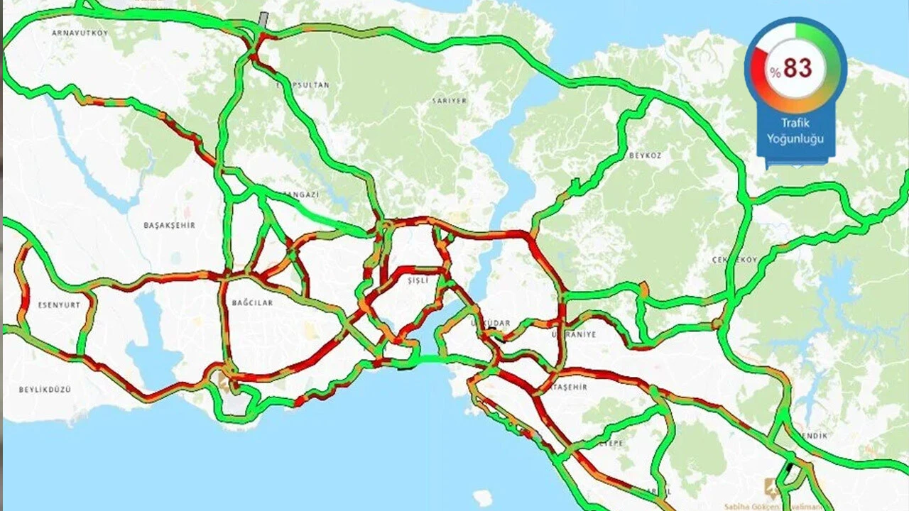 Etkili sağanak İstanbul trafiğini felç etti!