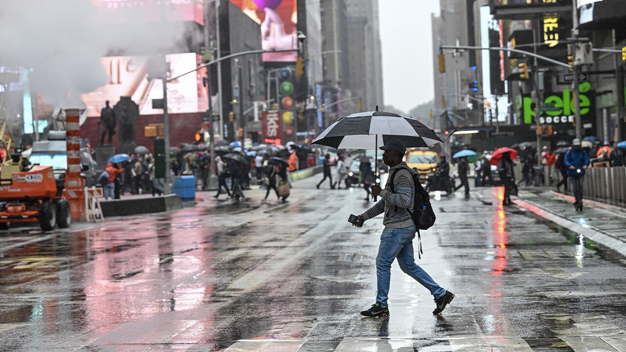 New York&#039;taki şiddetli yağış sonrası OHAL ilan edildi 