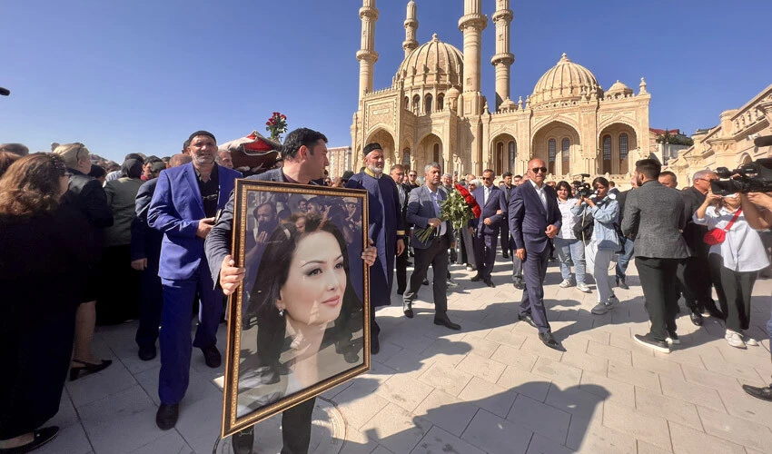 Azerbaycan milletvekili Ganire Paşayeva son yolculuğuna uğurlandı! Bir detay kimsenin gözünden kaçmadı