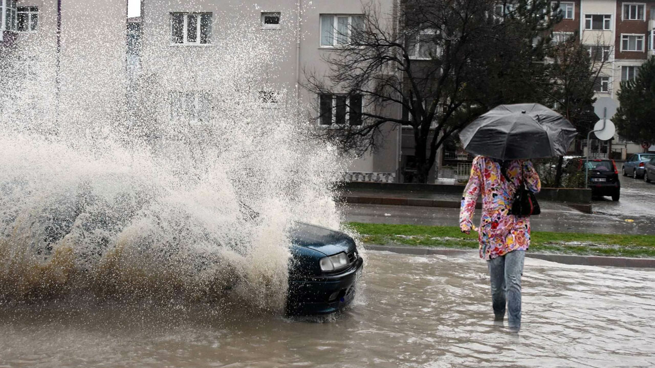 7 bölge için &#039;sarı&#039; alarm! Meteoroloji&#039;den uyarılar peş peşe: Sağanak yağışa dikkat!