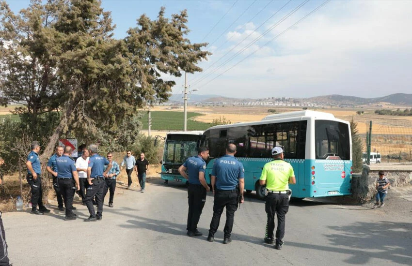 Kahramanmaraş'ta feci kaza! Belediye otobüsü ile halk otobüsü kafa kafaya çarpıştı: 9 <a href=
