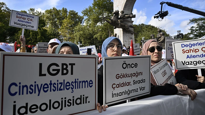 Tüm partilere çağrı! 150 bin ıslak imzalı dilekçe TBMM'ye sunuldu: LGBT örgütleri kapatılsın