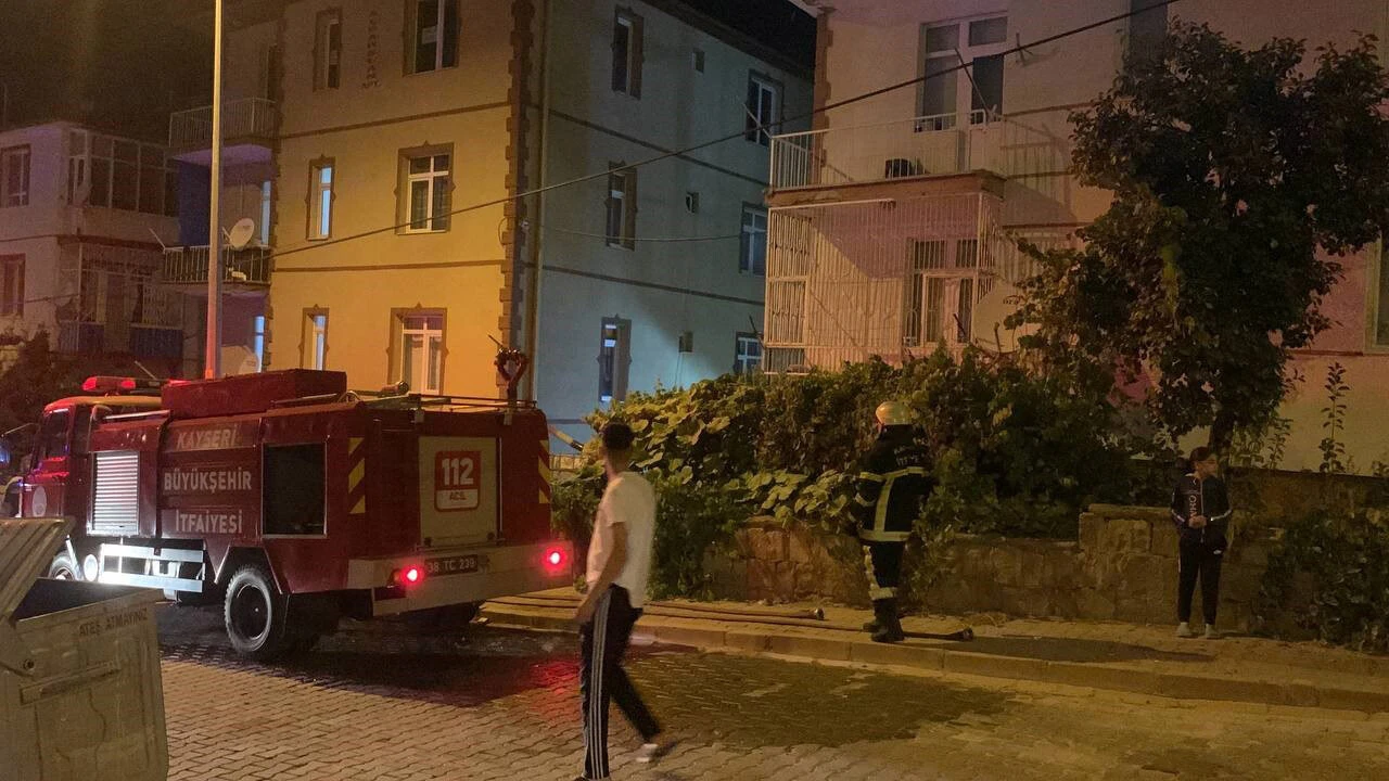 Mal paylaşımına sinirlendi, oturduğu evi ateşe verdi