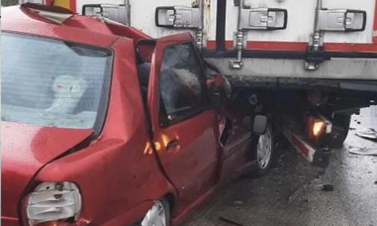 Tokat'ta feci kaza! Tırın arkasına ok gibi saplandı: Çok sayıda ölü var