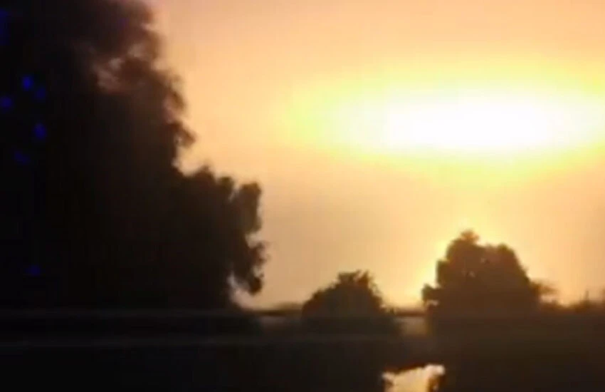 İngiltere'de Oxford'da şiddetli patlama: Gökyüzü ateş topuna döndü