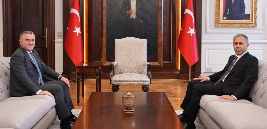 Süleyman Soylu'dan Bakan Yerlikaya'ya 'Geçmiş olsun' ziyareti!