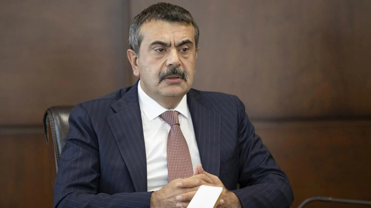 Mülakat tartışmalarında son karar... Bakan Tekin 'Öğretmeni görmek isterim' dedi