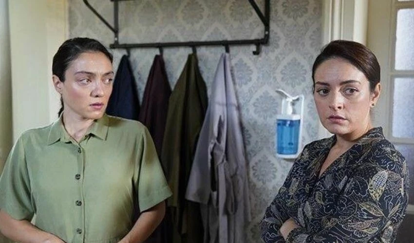 Ezgi Mola’nın oğlunun adı belli oldu! Yakın arkadaşı Merve Dizdar ağzından kaçırdı