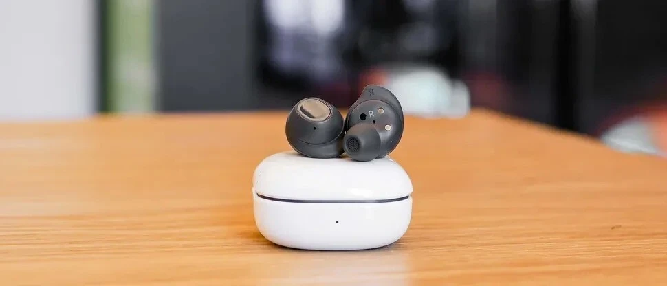 Uygun fiyatlı Galaxy Buds FE tanıtıldı: Samsung tarihindeki ilk ‘FE’ kulaklık!