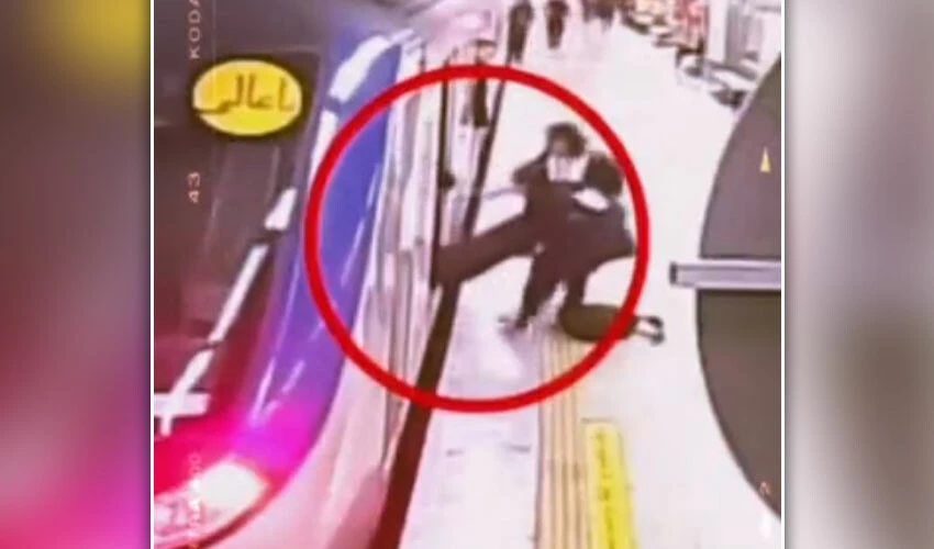 İran'da 2. Mahsa Amini vakası: 16 yaşındaki kızı ahlak polisleri metroda darbetti komada!