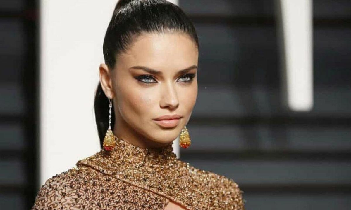 En pahalı otelde kalan Adriana Lima’nın odasını tahtakuruları bastı!