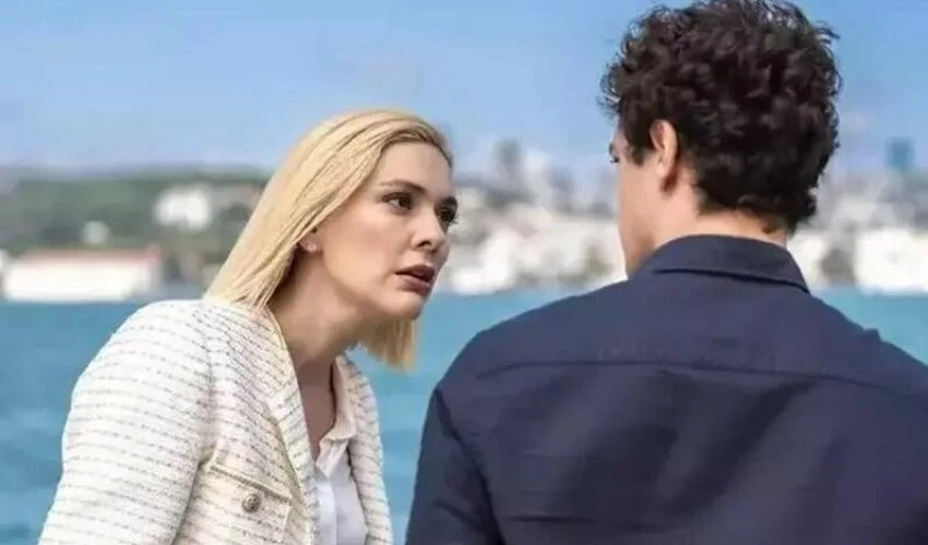 Bergüzar Korel, ergenlik fotoğrafını yayınladı! ‘Evrim geçirmiş’ yorumları yağdı