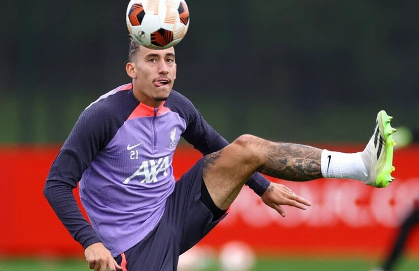 İngiltere'den zaferle dönen Galatasaray transferde çıtayı yükseltti: Yıldız isim için düğmeye basıldı