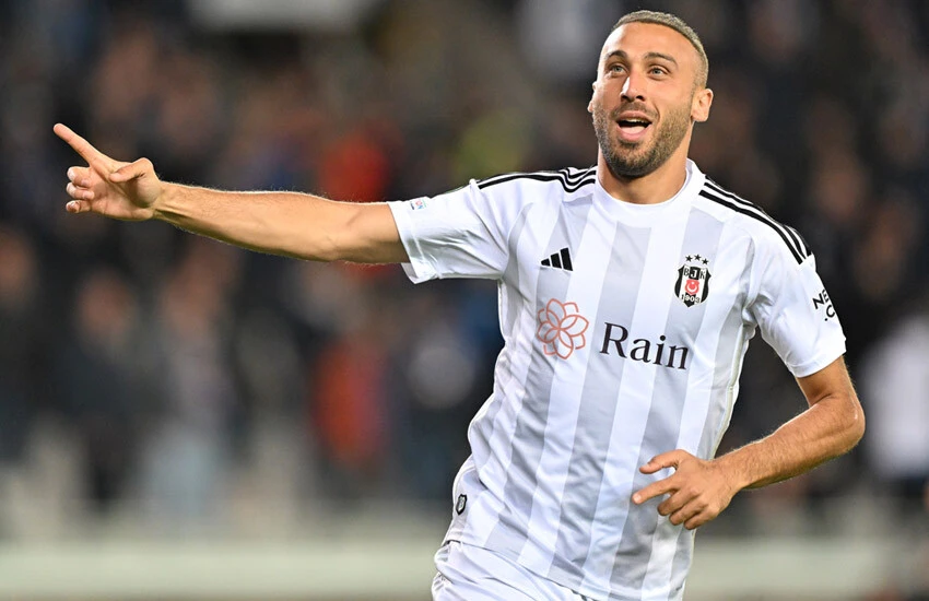 Cenk Tosun'un Beşiktaş ile sözleşme imzalayıp imzalamayacağı geleceği merak konusu oldu.