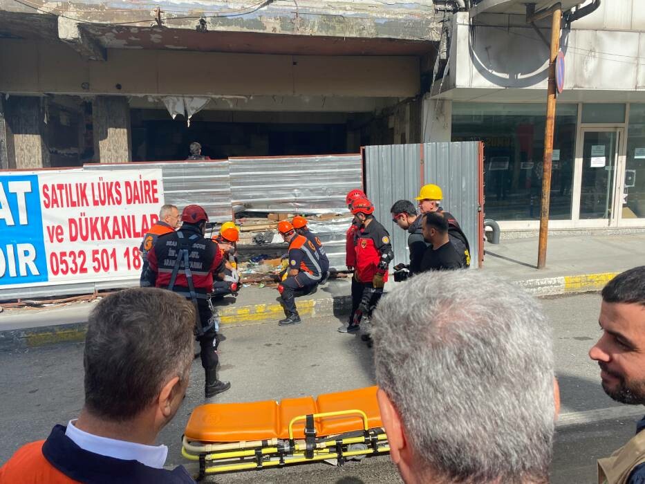 Olası Marmara Depremine yönelik tatbikat... Binada mahsur kalanlar kurtarıldı