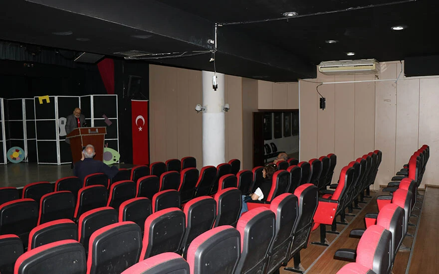 Kılıçdaroğlu'na bir rakip daha! Toplantısına sadece 7 kişi katıldı