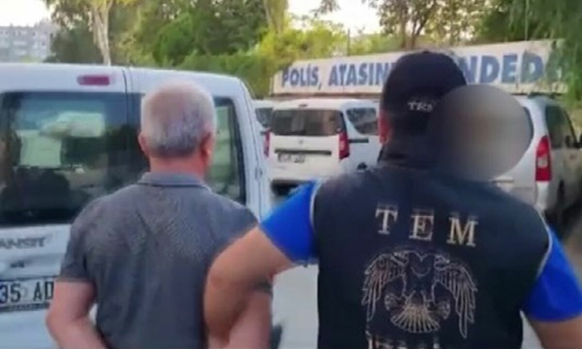 İzmir&#039;de FETÖ operasyonu: 16 şüpheli tutuklandı