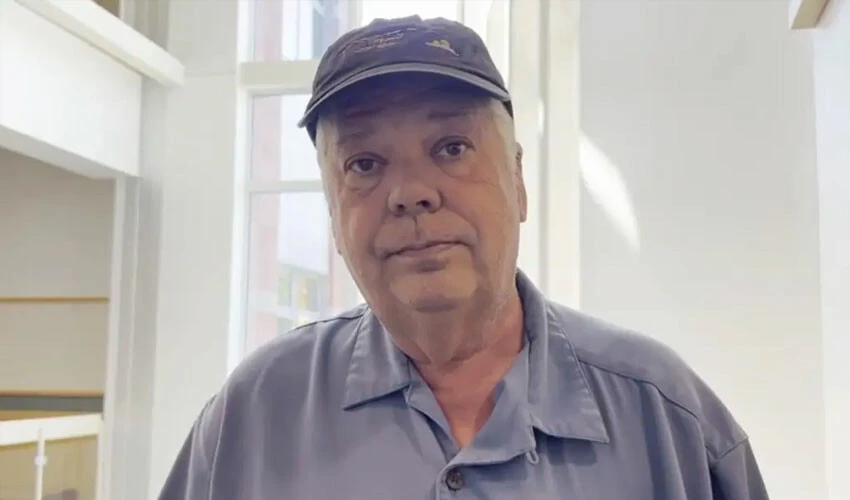 Kadını uçakla takip edip domates fırlatan pilot yakayı ele verdi! 5 ayrı suçtan yargılanıyor