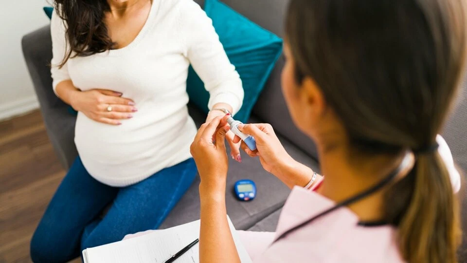 Hamilelikte şeker yüklemesi zararlı mı? TGRT Haber'e konuşan Canan Karatay net bir dille uyardı: Çocuklar sakat ve SMA'lı doğuyor...