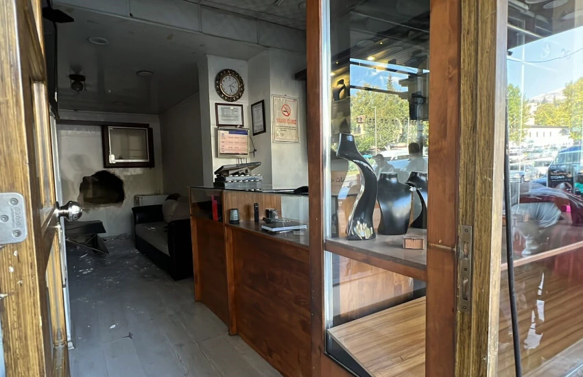 Filmleri aratmayan kuyumcu soygunu: Duvarı delip, kayıplara karıştılar!