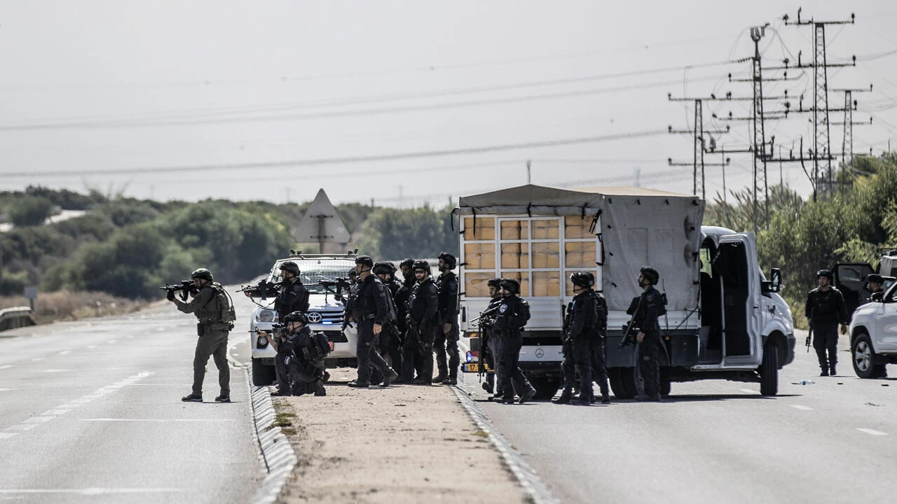Son dakika! Hamas'tan "Aksa Tufanı" operasyonu: İşgalci İsrail'in savaş uçakları Gazze'ye bomba yağdırıyor