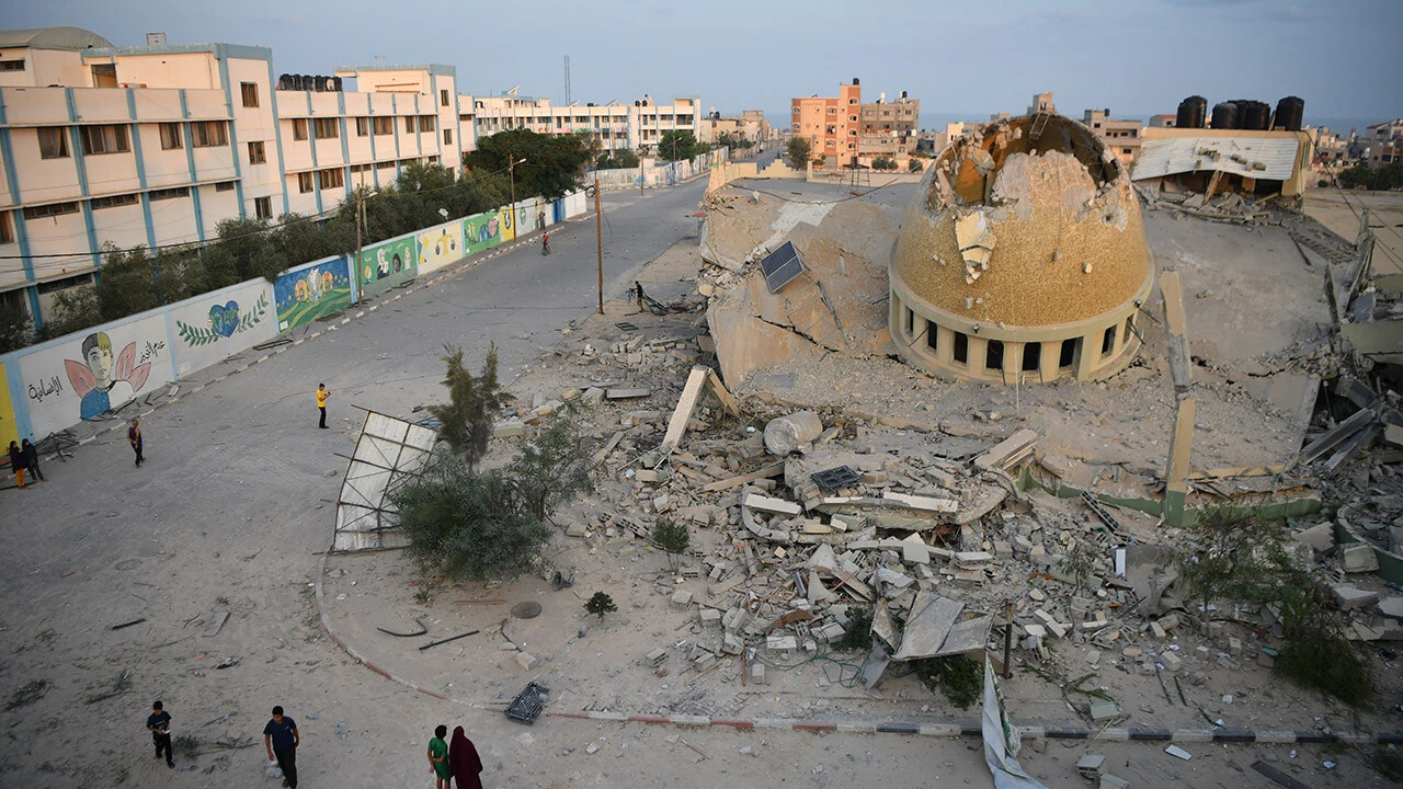 El-Emin Muhammed Camisi yıkıldı