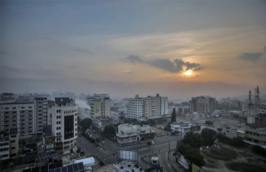 Hamas tarafından dün İsrail'e karşı başlatılan, bölge tarihinde daha önce eşi benzeri görülmemiş roket saldırısı sonrası, Filistin'e karşı