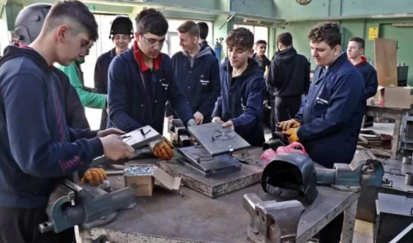 EYT staj çıraklık bekleyenler yaşadı! 1999-2005 sigortalıların başlangıcı 1 yıl geriye çekilecek... Güncel tablo açıklandı - 2. Resim