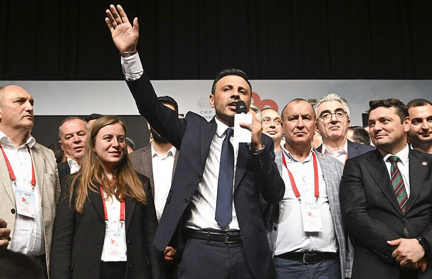 CHP'nin yeni İstanbul İl Başkanı Özgür Çelik, seçim zaferinin ardından kucaklaşma çağrısı yaptı.