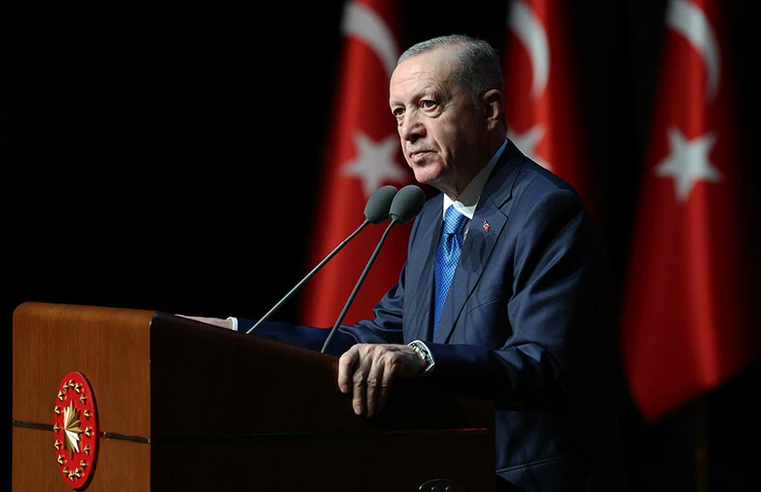 Son dakika! Cumhurbaşkanı Erdoğan 28 Şubat'taki cadı avını hatırlatarak altını çizdi: Üniversiteler yasaklarla anılmayacak