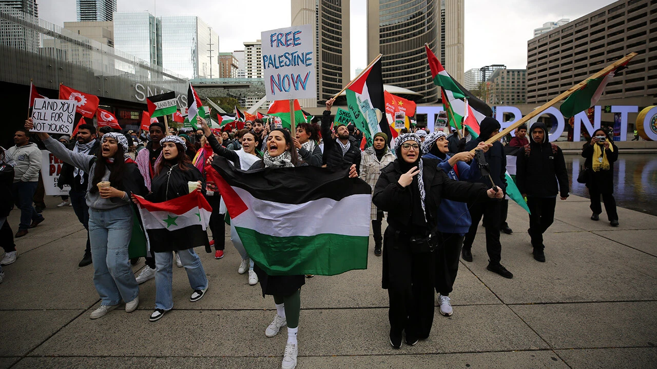 Dünya Filistin için ayakta! 