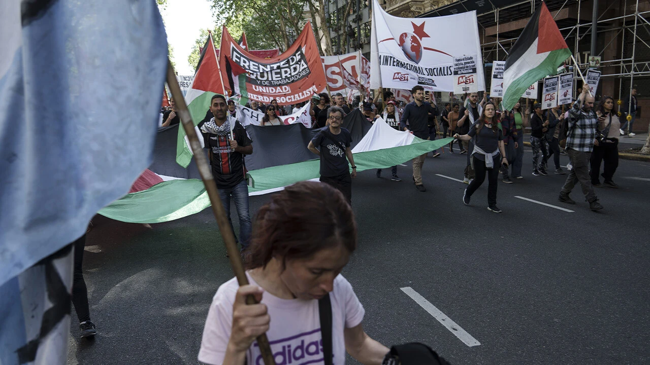 Dünya Filistin için ayakta! 