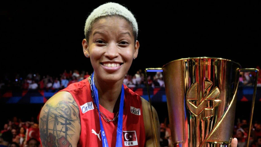 Melissa Vargas'a Malatya'da onur belgesi verildi