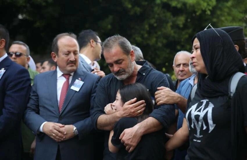 Mersin şehidini uğurladı! Uzman Çavuş Mehmet Emre Teke'nin cenaze töreninde gözyaşları sel oldu