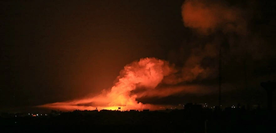 Yakıt bitti, Gazze tamamen karanlığa gömüldü! İsrail yardımlara geçit vermiyor...
