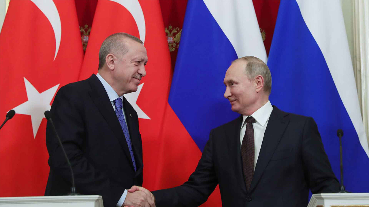 Putin doğal gaz sevkiyatı için Avrupa&#039;yı işaret etti: Türkiye&#039;ye ilgi zirvede