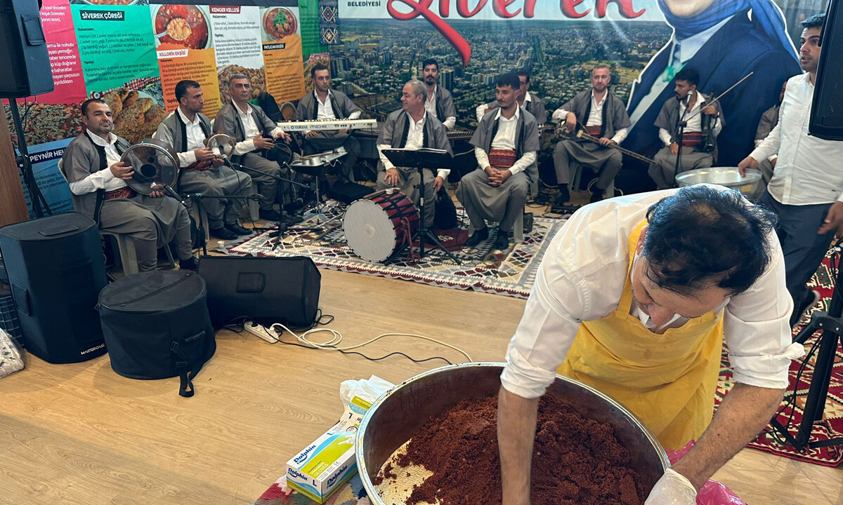 Şanlıurfalılar İstanbul’da buluştu, 4 gün boyunca 1 ton çiğ köfte dağıtılacak