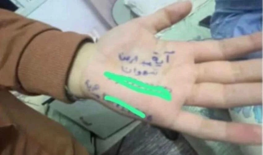 Ailelerinin cesetlerini teşhis edebilmeleri için artık isimlerini avuçlarına yazıyorlar