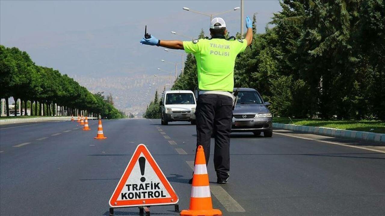 Ankara&#039;da trafik kontrolünden kaçtı... 1 kişiyi hayattan kopardı