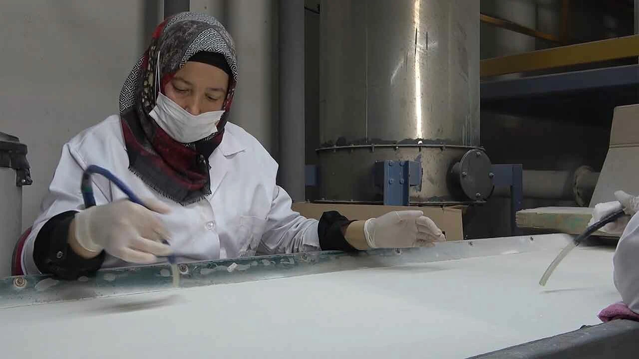 Tamamen doğal.. Yerin 1300 metre altından çıkarılıp 11 ülkeye gönderiliyor!