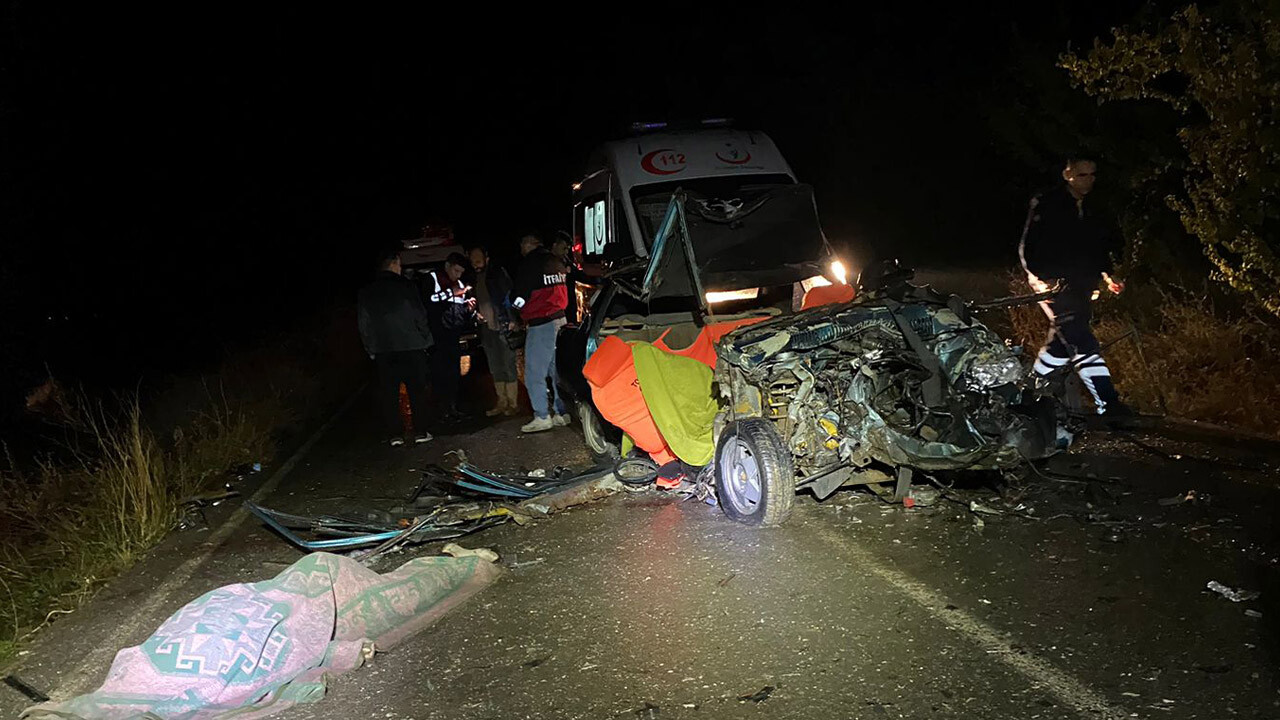 Kafa kafaya facia! Isparta&#039;daki feci kazada 1&#039;i çocuk 4 kişi öldü 