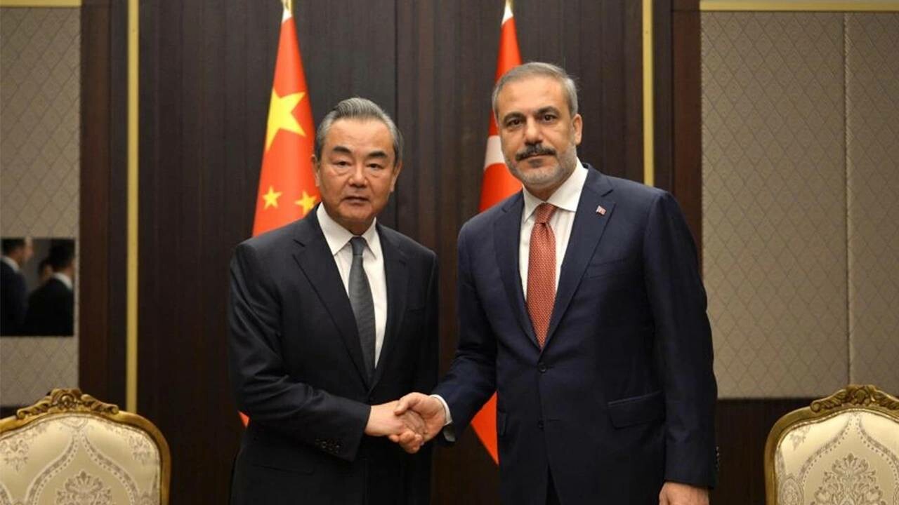 Hakan Fidan Çinli mevkidaşı Wang Yi ile telefonda görüştü