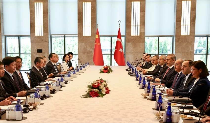 Hakan Fidan Çinli mevkidaşı Wang Yi ile telefonda görüştü