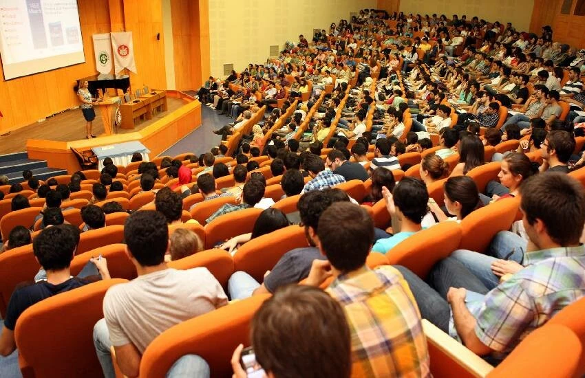 Yükseköğretim Kurulu'ndan yeni müjde: Yüzlerce kadro açıldı! 64 üniversiteye 800 yeni araştırma görevlisi alınacak...