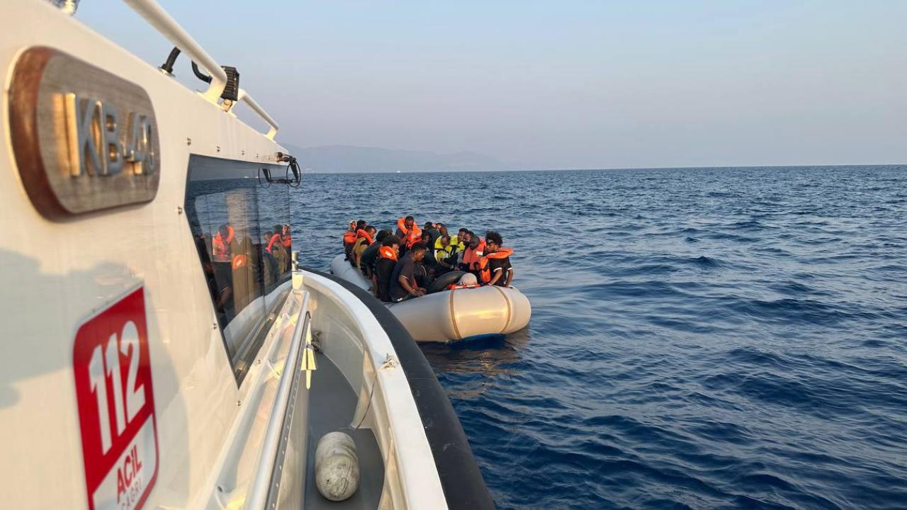 Yunanistan ölüme itti! Sahil Güvenlik 91 düzensiz göçmeni kurtarıldı
