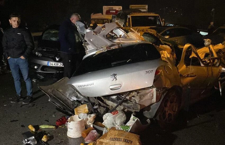 TEM'de zincirleme facia! 26 araç birbirine girdi, Çok sayıda yaralı var