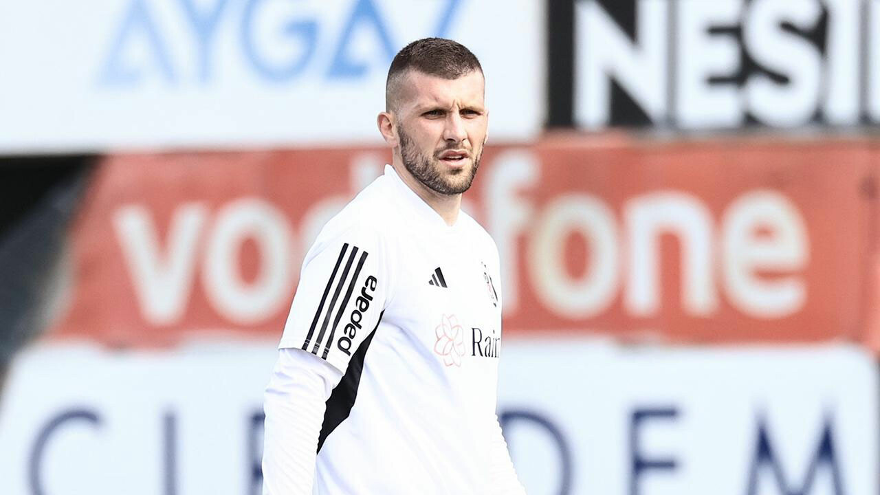 Beşiktaş’ta Rebic’i ‘siyahtan beyaza döndüren’ gelişme!