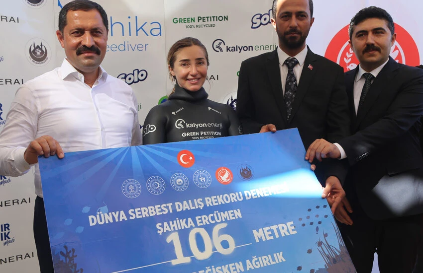 Şahika Ercümen'den Cumhuriyet'in 100. yılında dünya rekoru